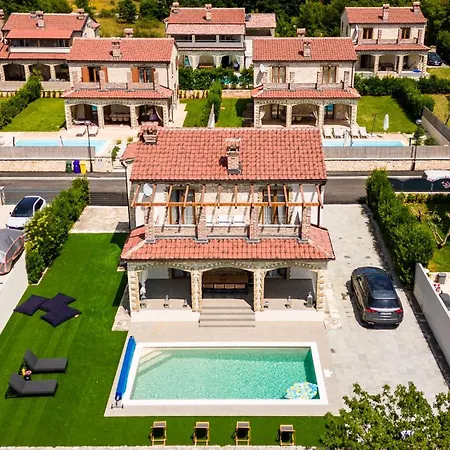 Βίλα Stone With Heated Pool Cabrunici